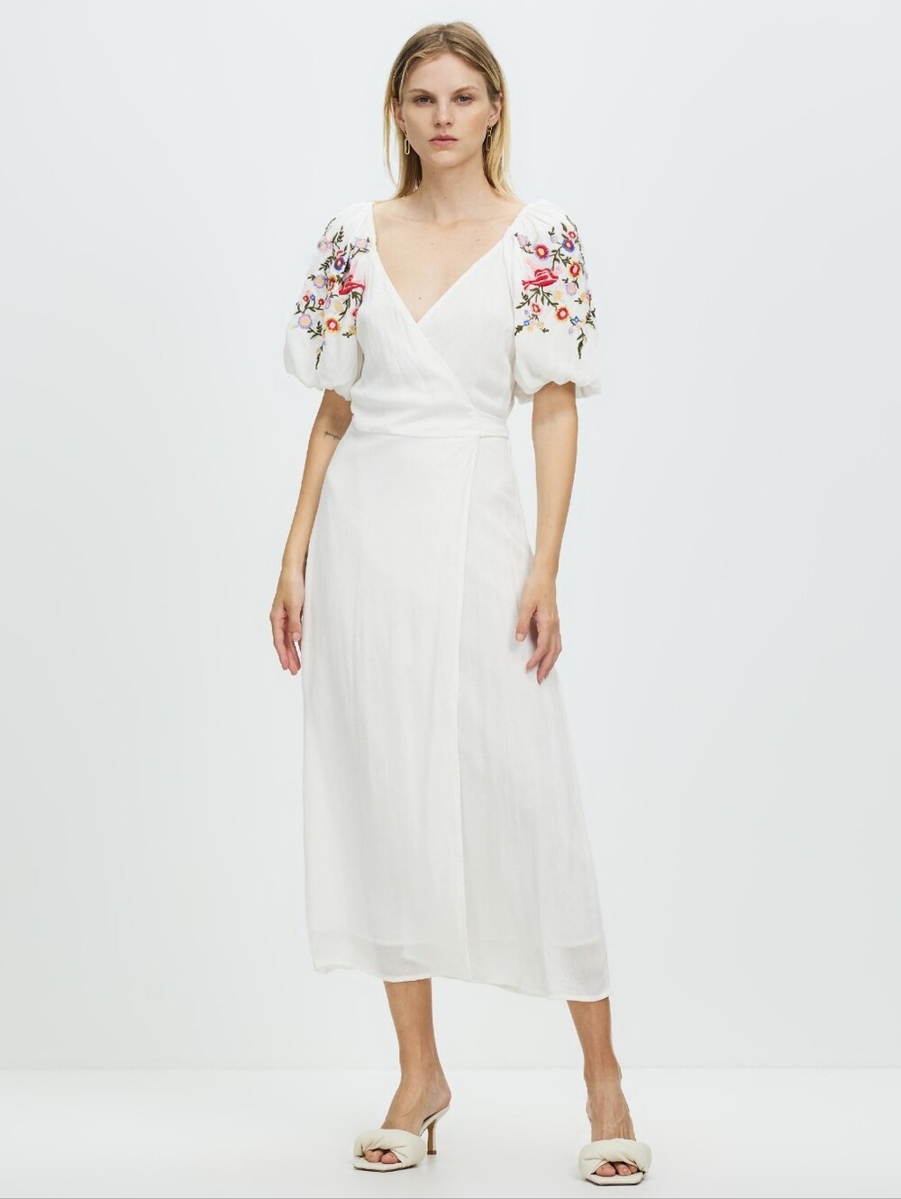 Never Fully Dressed Embroidered Meadow Maxi Wrap Dress Size 6